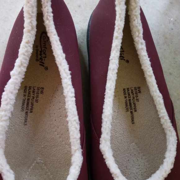 Comfort Well Slip Away Women's Fleece Lined Walking Shoe/ Loafer/ Flats size 8W - Picture 7 of 8
